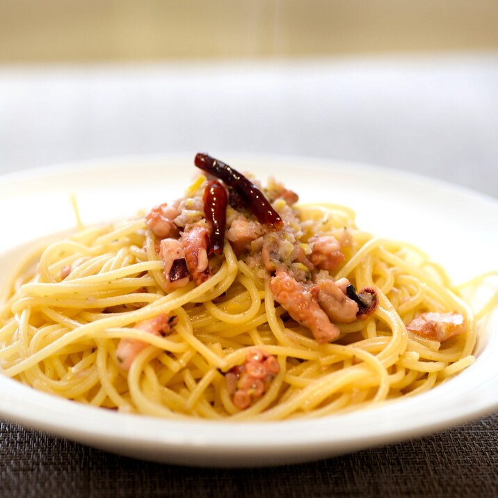 【レモン一つで新定番!】レモンペペロンチーノパスタ